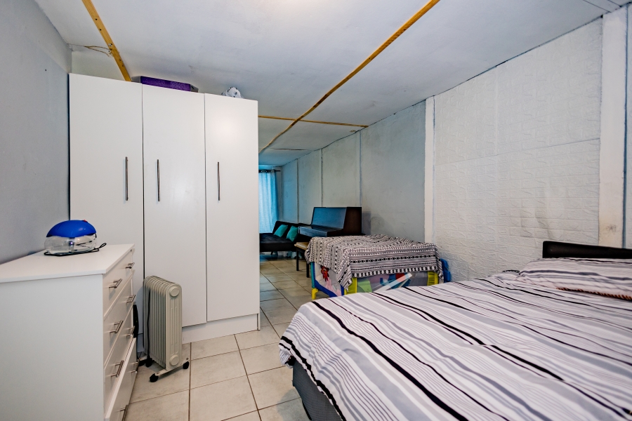 3 Bedroom Property for Sale in Uitsig Western Cape